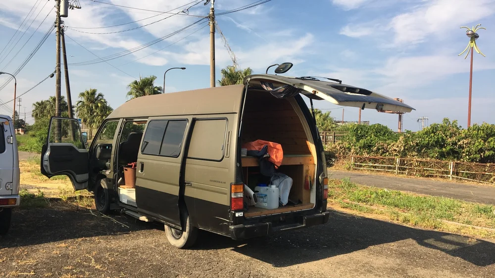 ☆送料無料 キャラバン Caravan SEA TO SU 700408 873 Caravan] Enjoy overnight stays in a sporty caravan like no